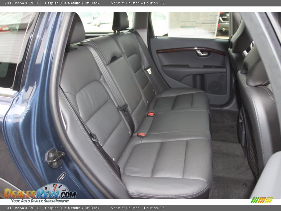 Rear Seat of 2013 Volvo XC70 3.2 Photo #26