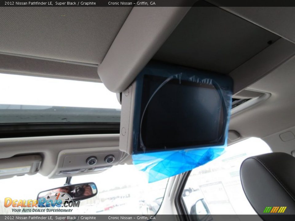 2012 Nissan Pathfinder LE Super Black / Graphite Photo #11