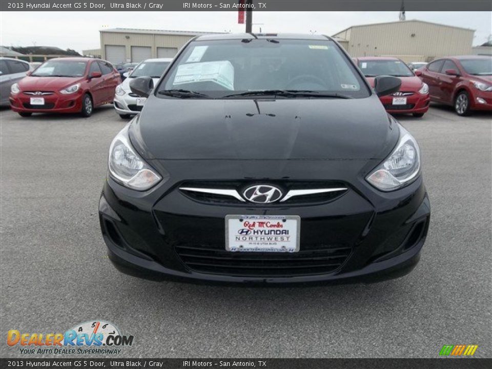2013 Hyundai Accent GS 5 Door Ultra Black / Gray Photo #1