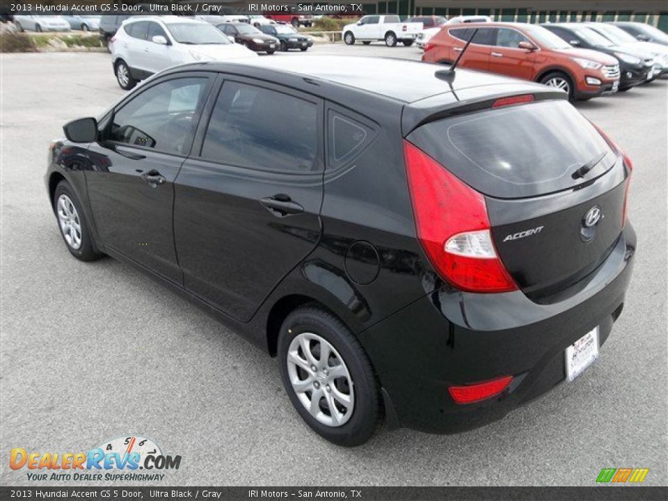 2013 Hyundai Accent GS 5 Door Ultra Black / Gray Photo #3