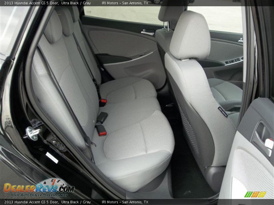 2013 Hyundai Accent GS 5 Door Ultra Black / Gray Photo #10