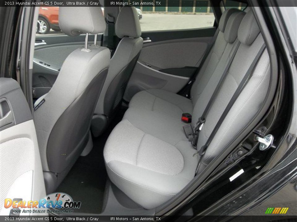 2013 Hyundai Accent GS 5 Door Ultra Black / Gray Photo #11