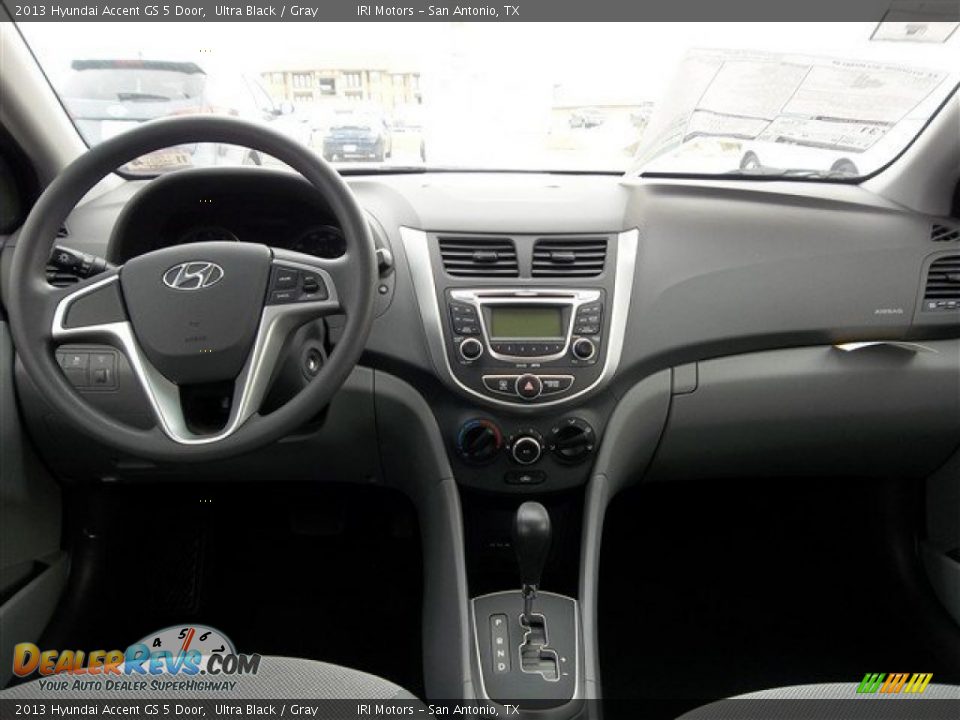 2013 Hyundai Accent GS 5 Door Ultra Black / Gray Photo #14