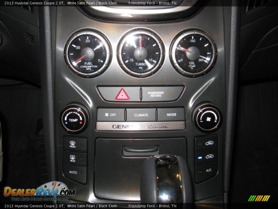 2013 Hyundai Genesis Coupe 2.0T White Satin Pearl / Black Cloth Photo #22
