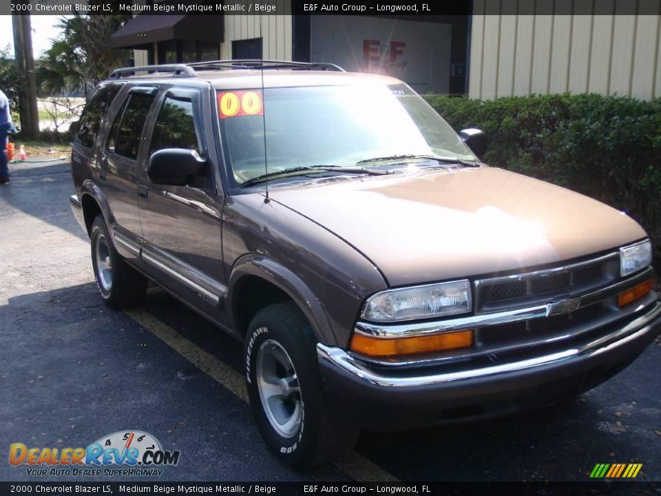 2000 Chevrolet Blazer LS Medium Beige Mystique Metallic / Beige Photo #1