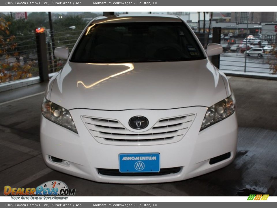 2009 Toyota Camry LE V6 Super White / Ash Photo #2