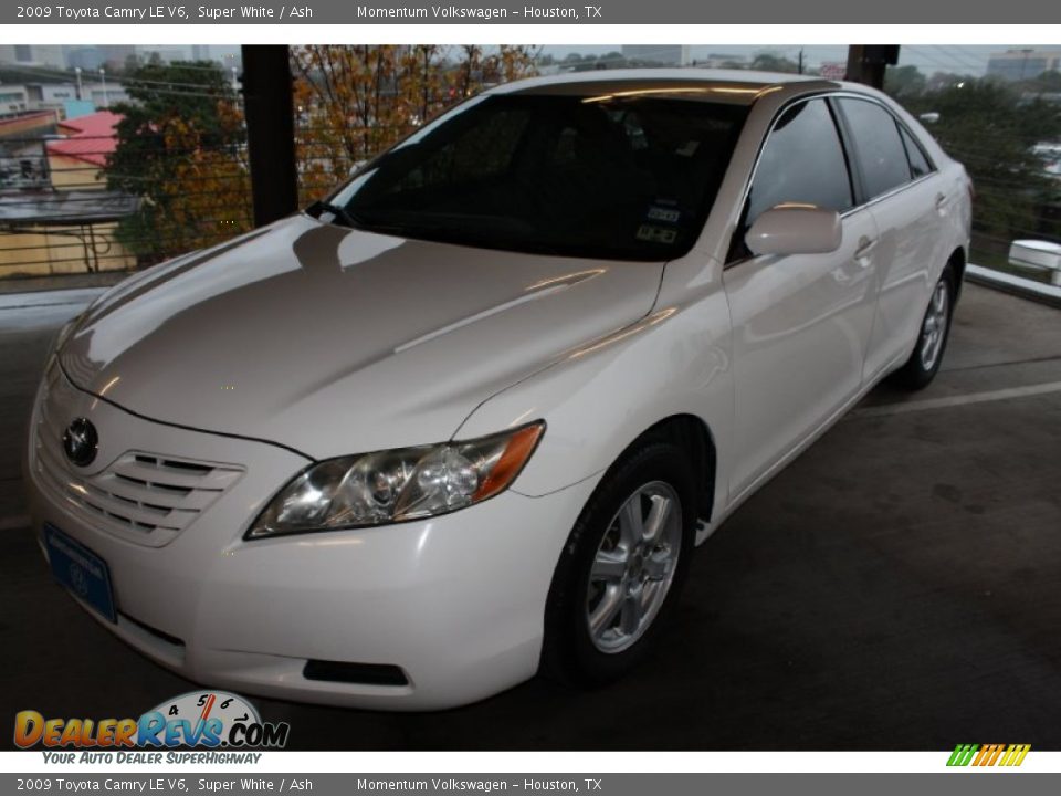 2009 Toyota Camry LE V6 Super White / Ash Photo #3