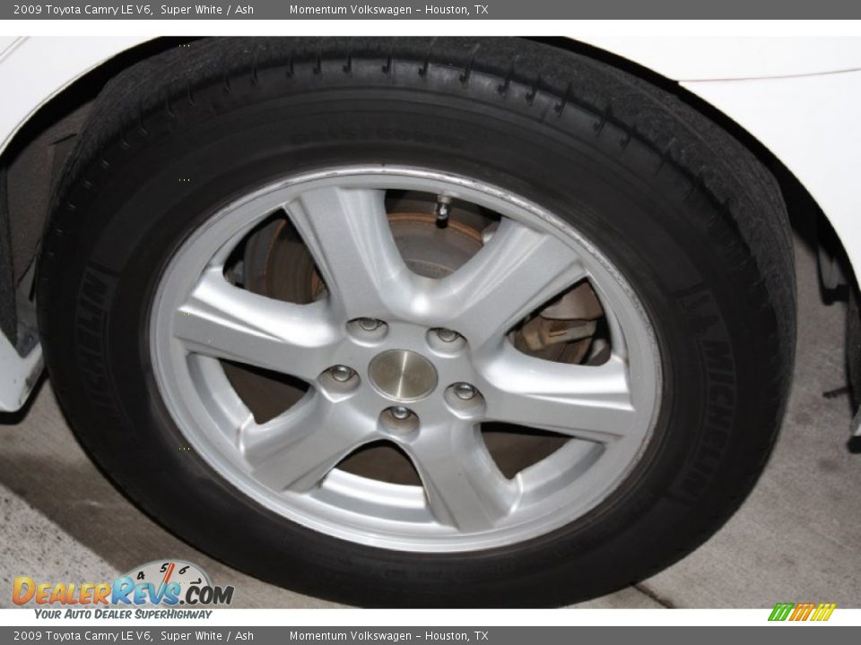 2009 Toyota Camry LE V6 Super White / Ash Photo #6