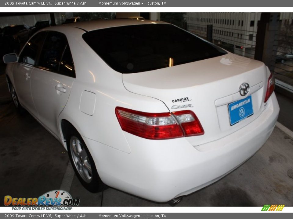 2009 Toyota Camry LE V6 Super White / Ash Photo #7