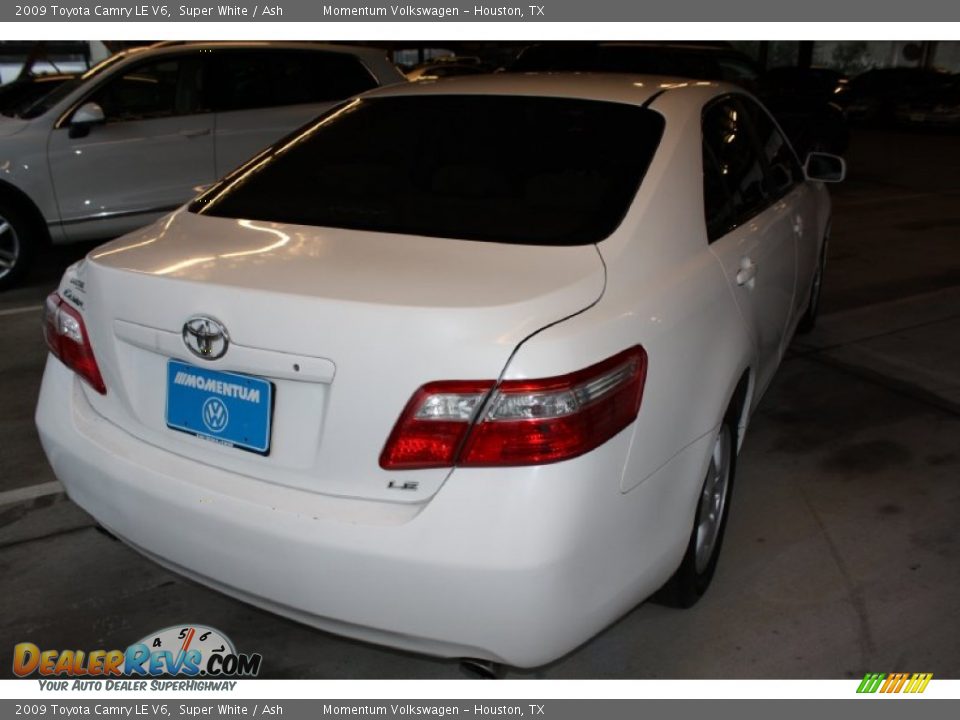 2009 Toyota Camry LE V6 Super White / Ash Photo #9