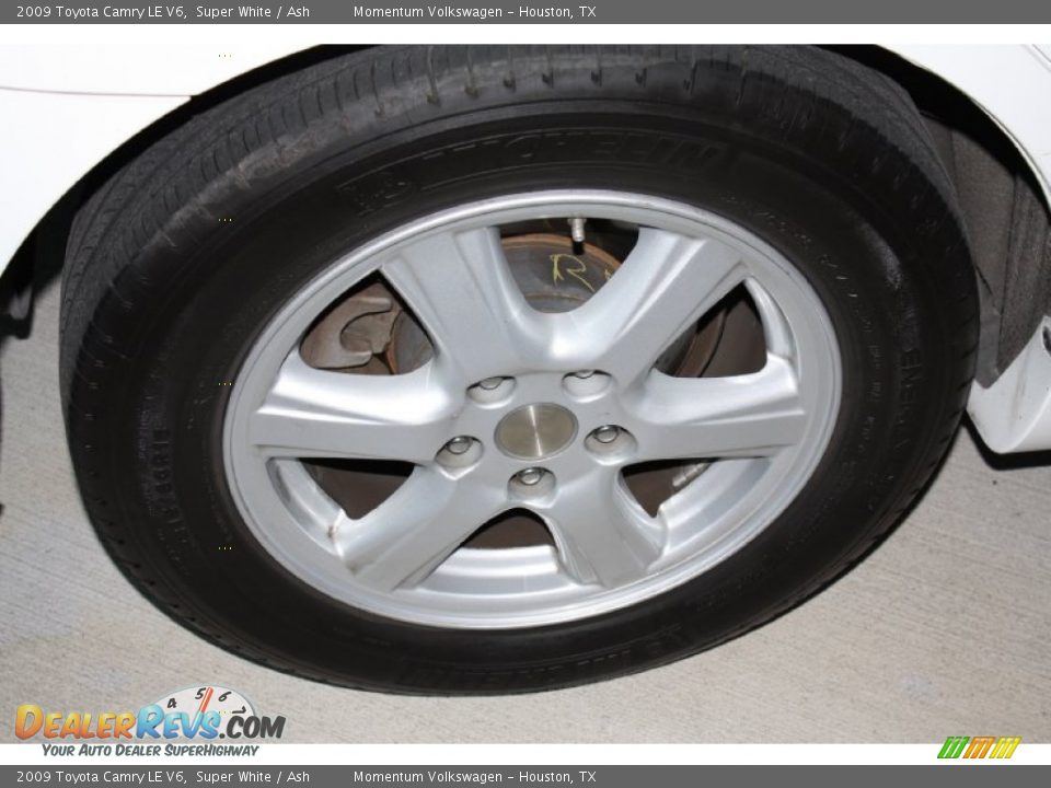 2009 Toyota Camry LE V6 Super White / Ash Photo #10
