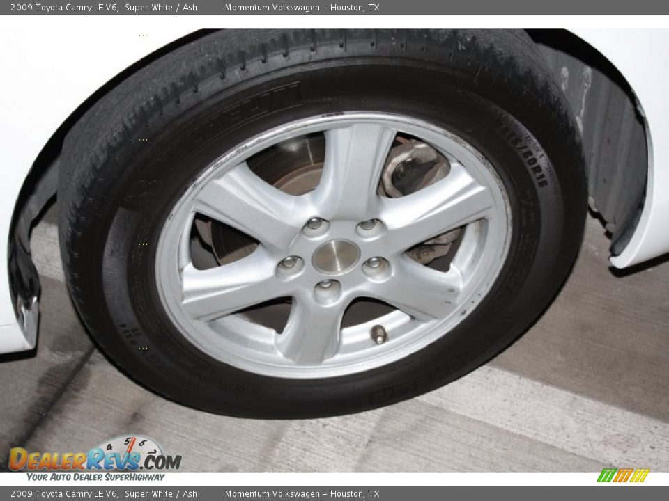 2009 Toyota Camry LE V6 Super White / Ash Photo #11