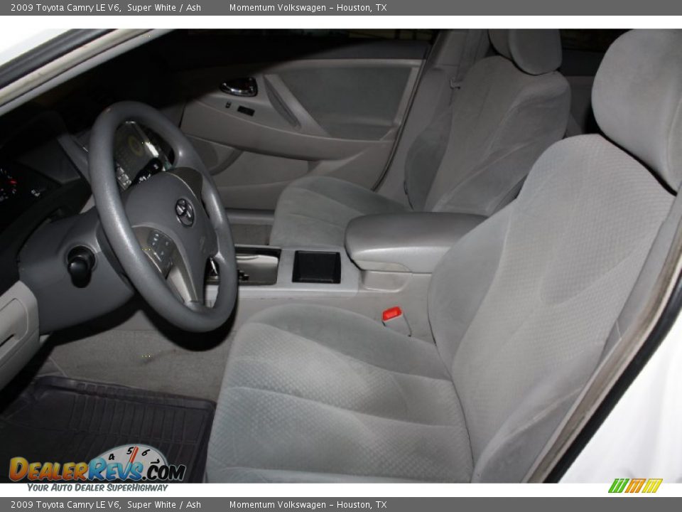 2009 Toyota Camry LE V6 Super White / Ash Photo #14