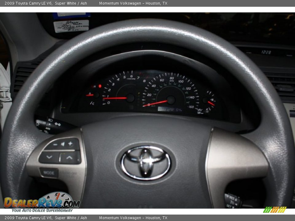 2009 Toyota Camry LE V6 Super White / Ash Photo #21