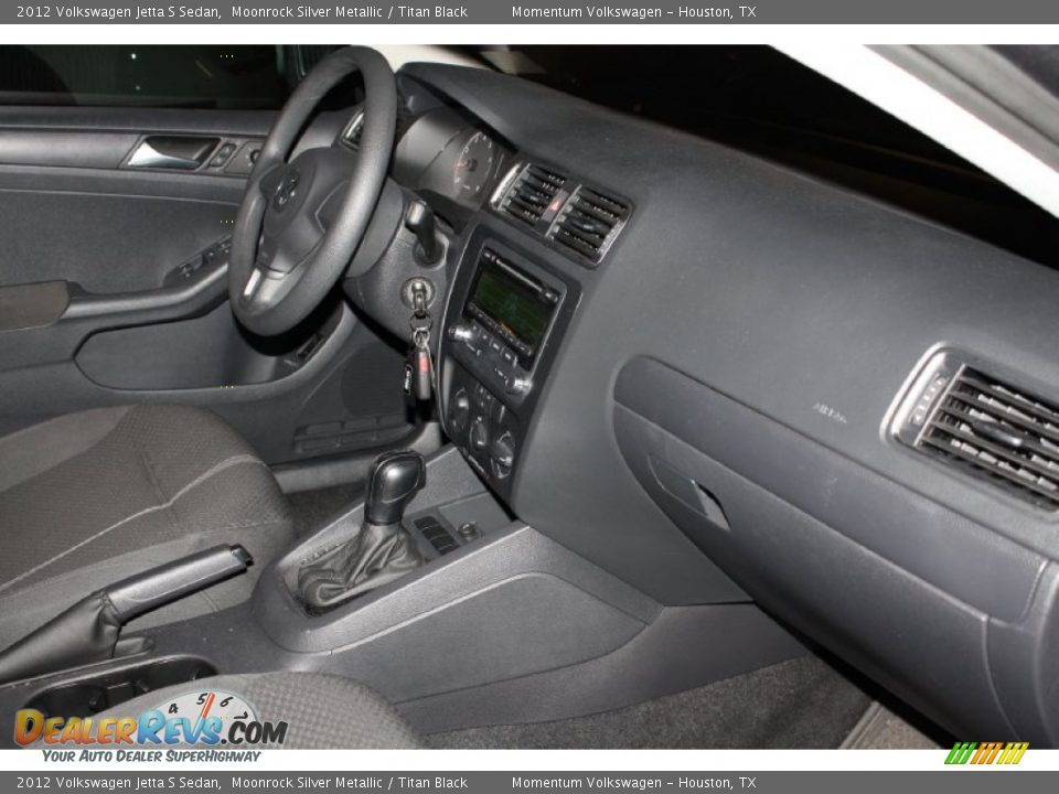 2012 Volkswagen Jetta S Sedan Moonrock Silver Metallic / Titan Black Photo #28