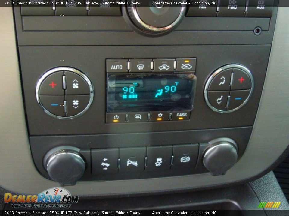 Controls of 2013 Chevrolet Silverado 3500HD LTZ Crew Cab 4x4 Photo #14