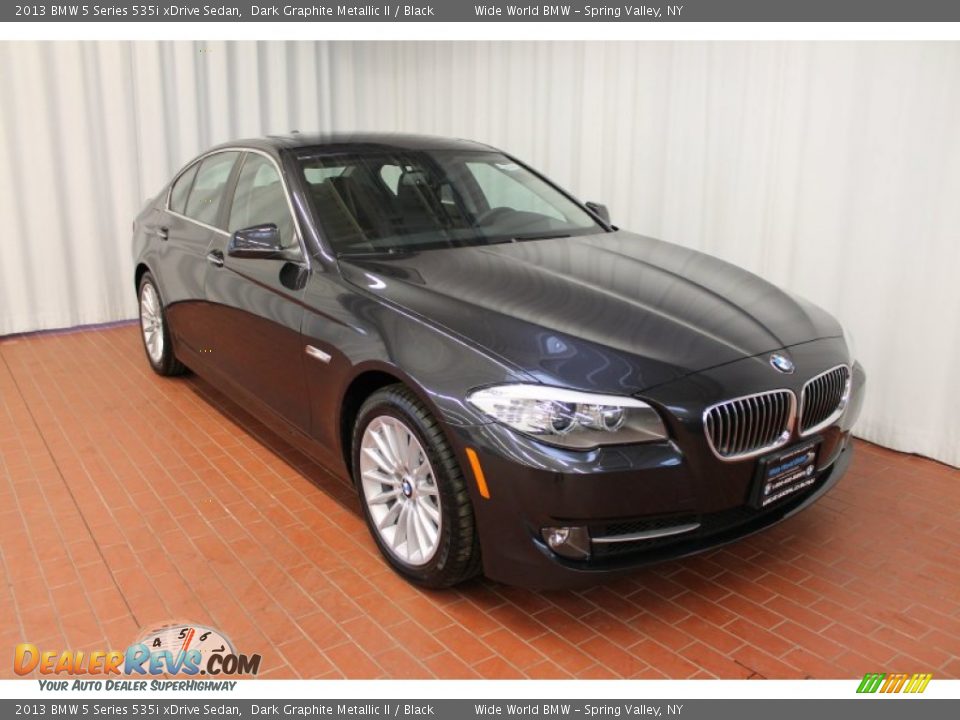 Front 3/4 View of 2013 BMW 5 Series 535i xDrive Sedan Photo #1