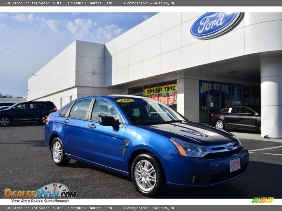 Front 3/4 View of 2008 Ford Focus SE Sedan Photo #1