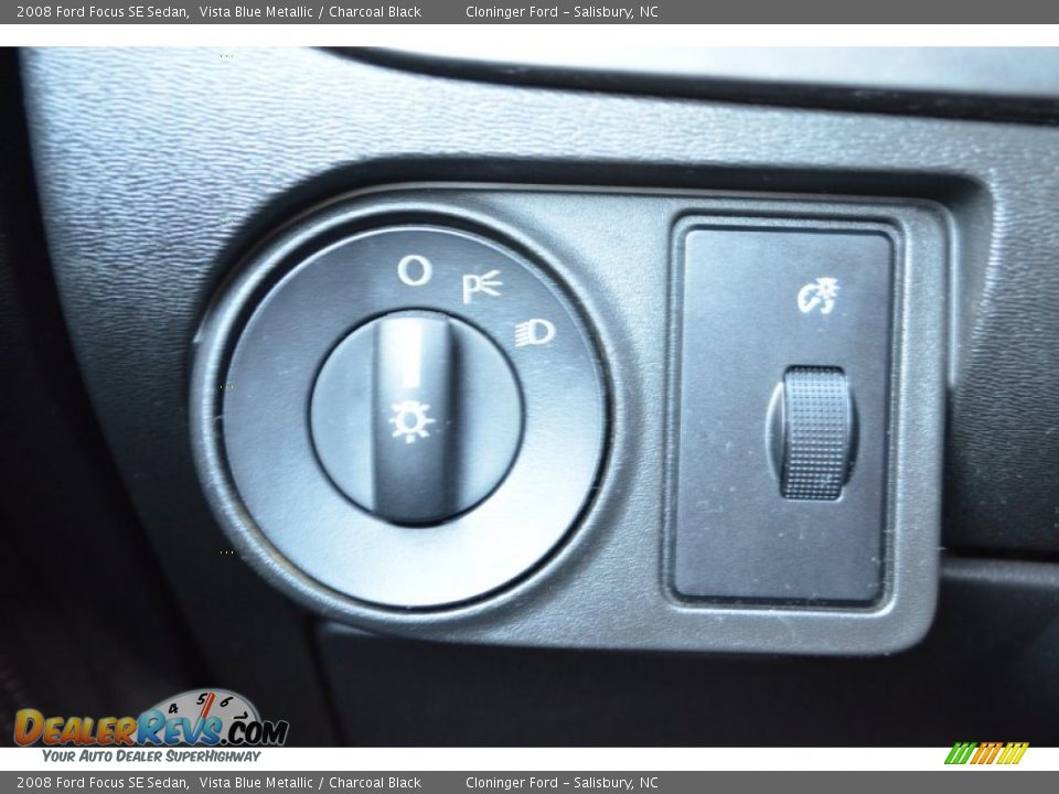 2008 Ford Focus SE Sedan Vista Blue Metallic / Charcoal Black Photo #23