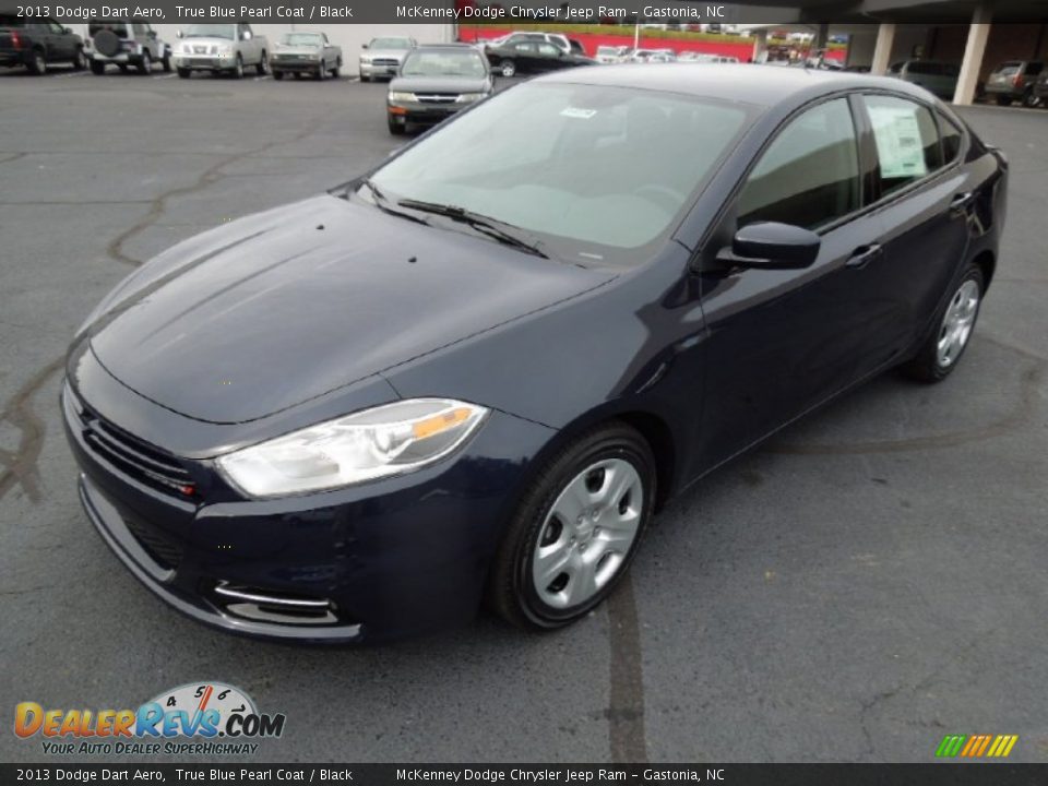 Front 3/4 View of 2013 Dodge Dart Aero Photo #2
