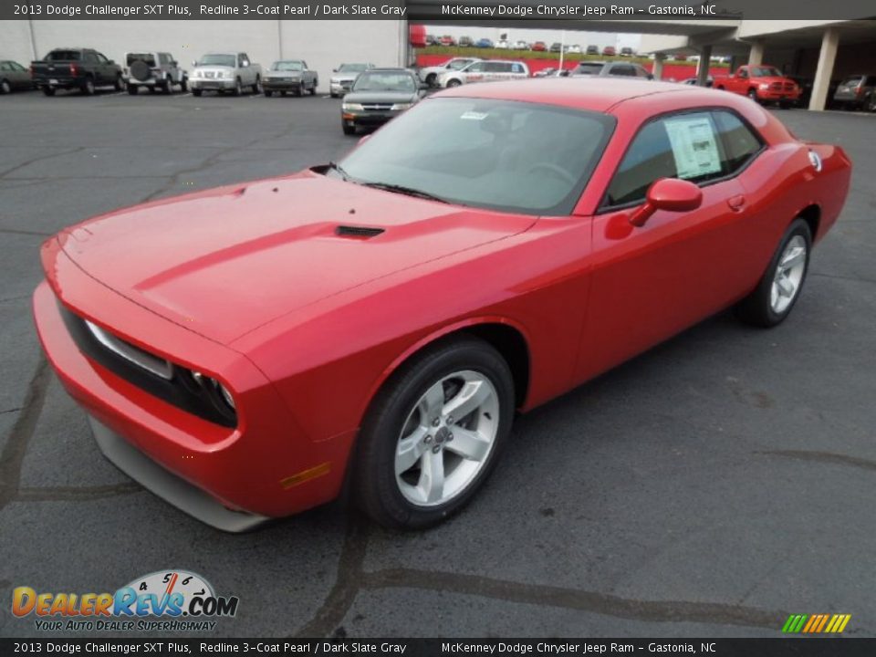 Front 3/4 View of 2013 Dodge Challenger SXT Plus Photo #2