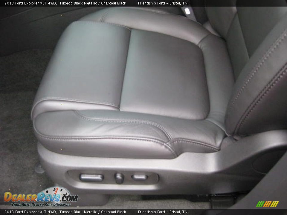 2013 Ford Explorer XLT 4WD Tuxedo Black Metallic / Charcoal Black Photo #12