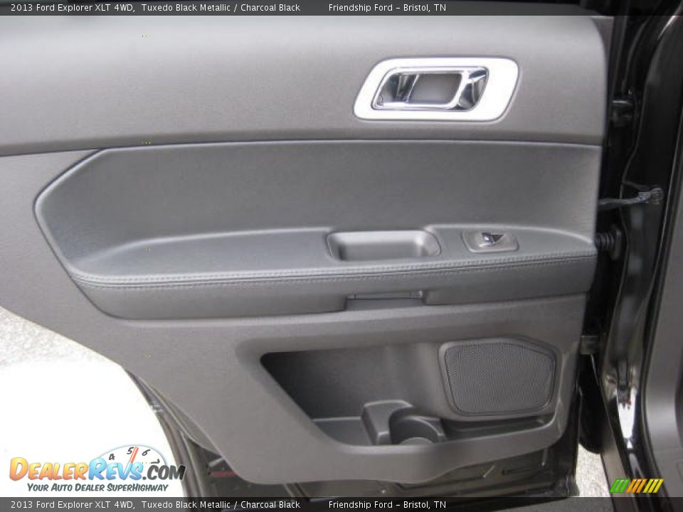2013 Ford Explorer XLT 4WD Tuxedo Black Metallic / Charcoal Black Photo #17