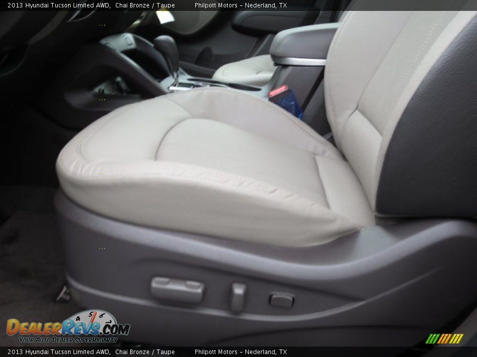 2013 Hyundai Tucson Limited AWD Chai Bronze / Taupe Photo #24