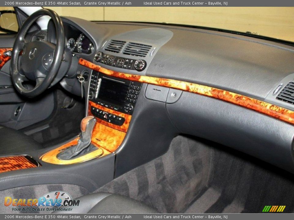Dashboard of 2006 Mercedes-Benz E 350 4Matic Sedan Photo #8