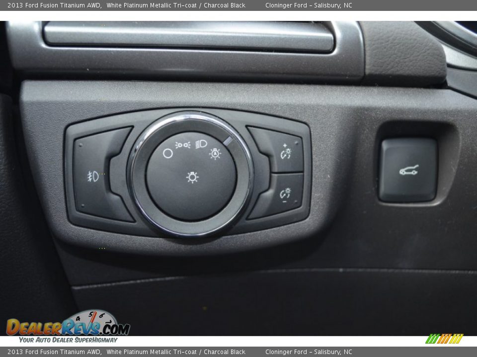 Controls of 2013 Ford Fusion Titanium AWD Photo #26