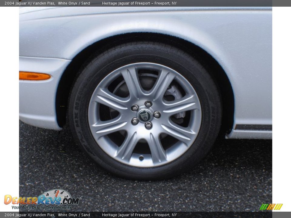 2004 Jaguar XJ Vanden Plas White Onyx / Sand Photo #8