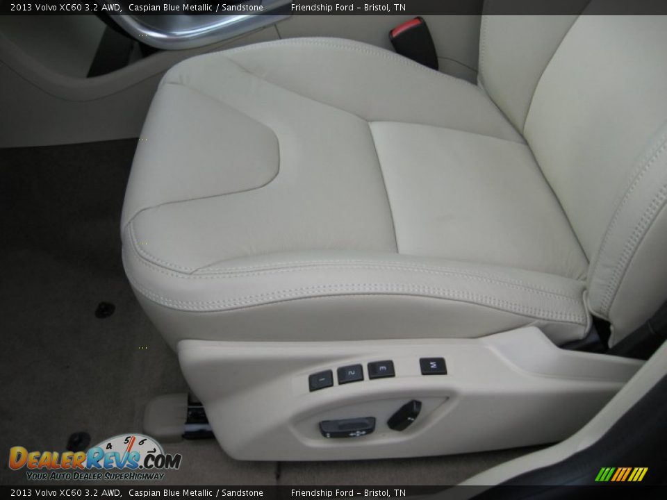Front Seat of 2013 Volvo XC60 3.2 AWD Photo #15