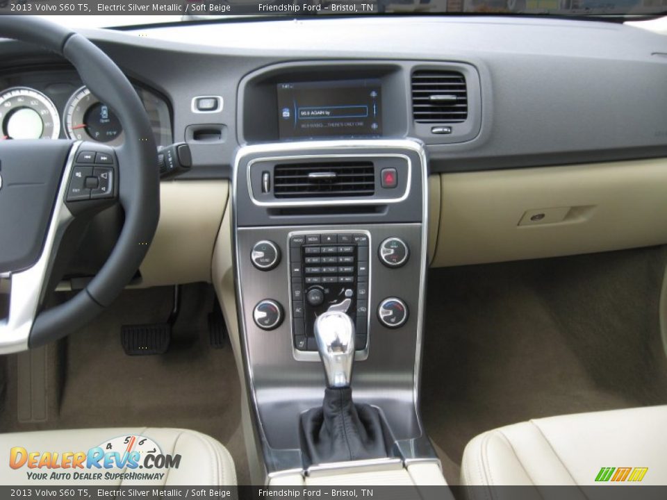 2013 Volvo S60 T5 Electric Silver Metallic / Soft Beige Photo #25