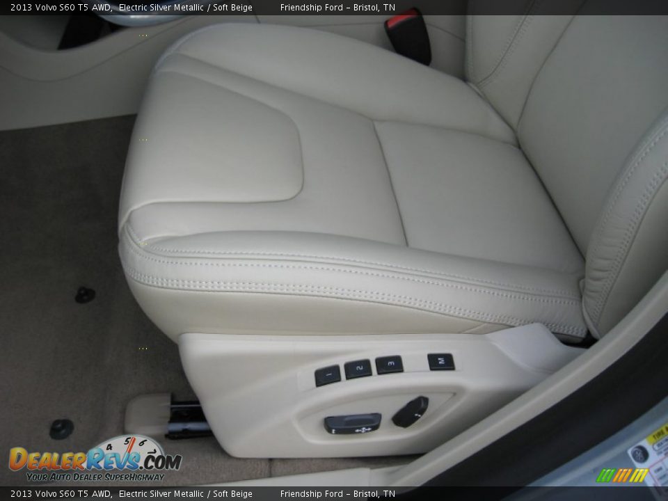Front Seat of 2013 Volvo S60 T5 AWD Photo #15