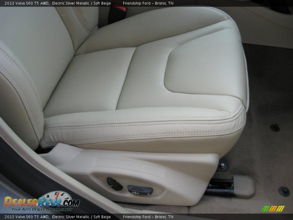 Front Seat of 2013 Volvo S60 T5 AWD Photo #21