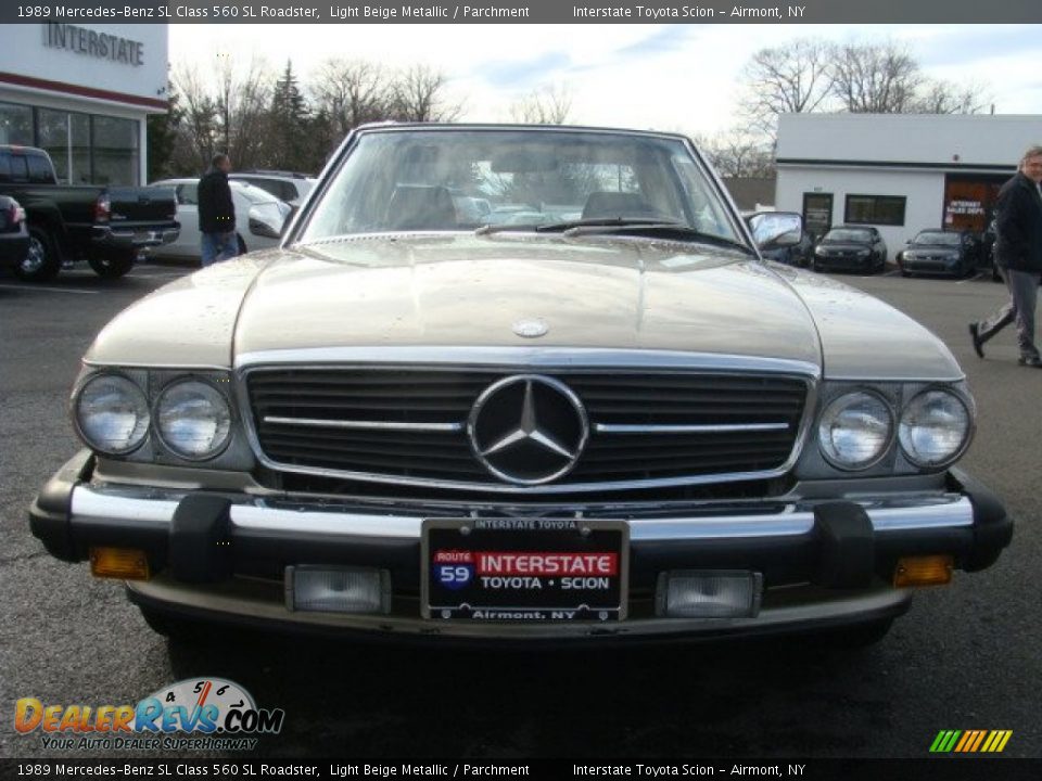 1989 Mercedes-Benz SL Class 560 SL Roadster Light Beige Metallic / Parchment Photo #2