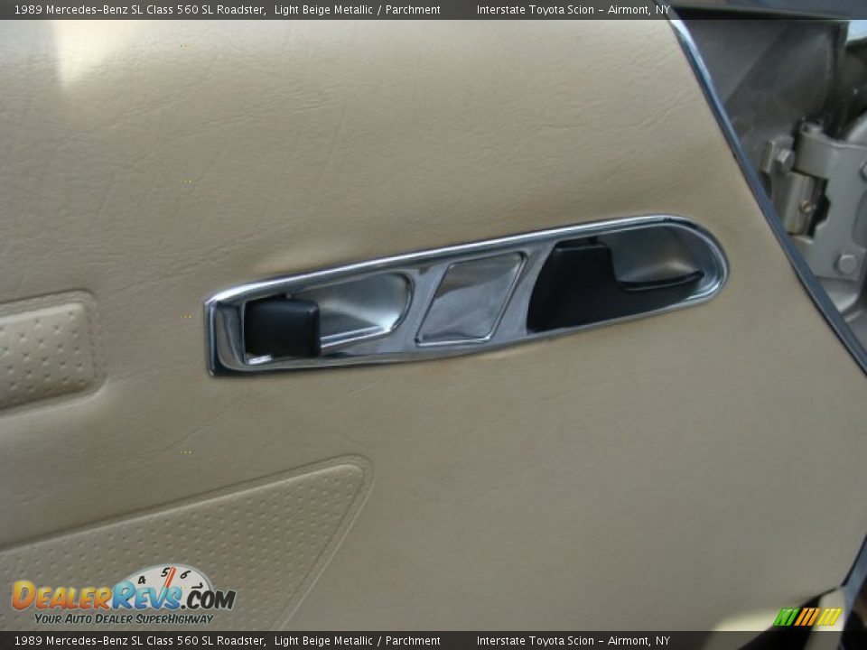 1989 Mercedes-Benz SL Class 560 SL Roadster Light Beige Metallic / Parchment Photo #8