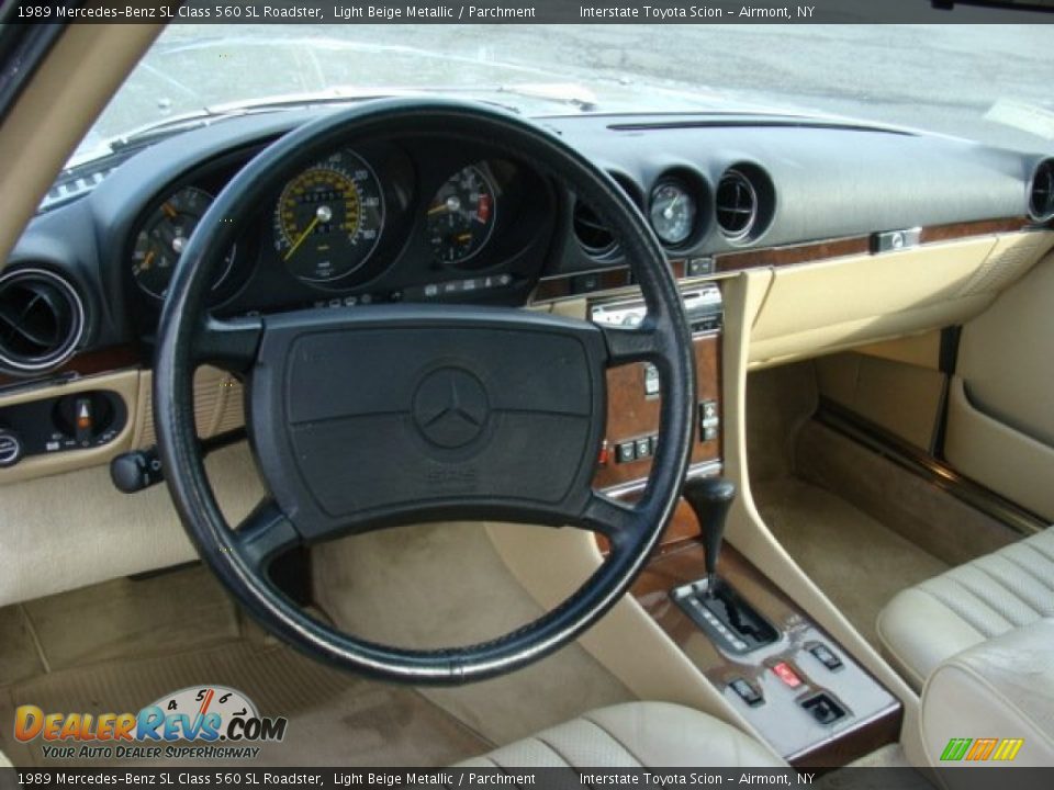 1989 Mercedes-Benz SL Class 560 SL Roadster Light Beige Metallic / Parchment Photo #9