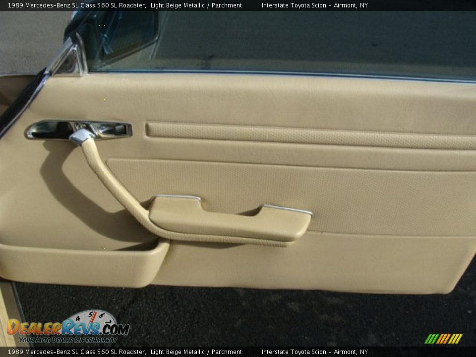 1989 Mercedes-Benz SL Class 560 SL Roadster Light Beige Metallic / Parchment Photo #18