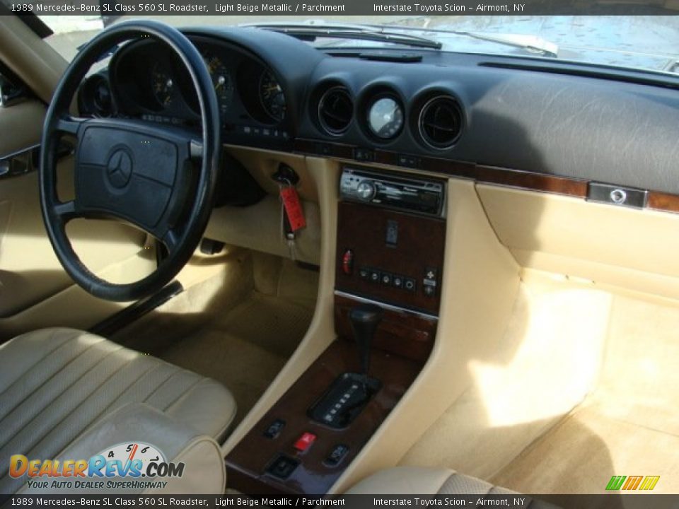 1989 Mercedes-Benz SL Class 560 SL Roadster Light Beige Metallic / Parchment Photo #19