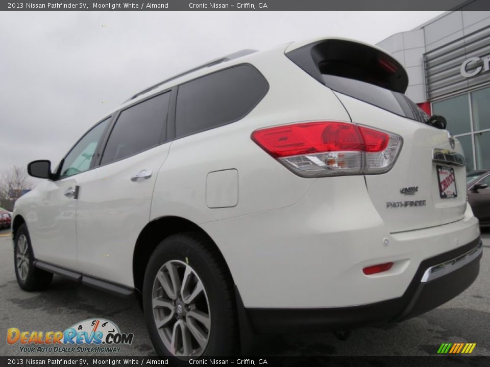 2013 Nissan Pathfinder SV Moonlight White / Almond Photo #3