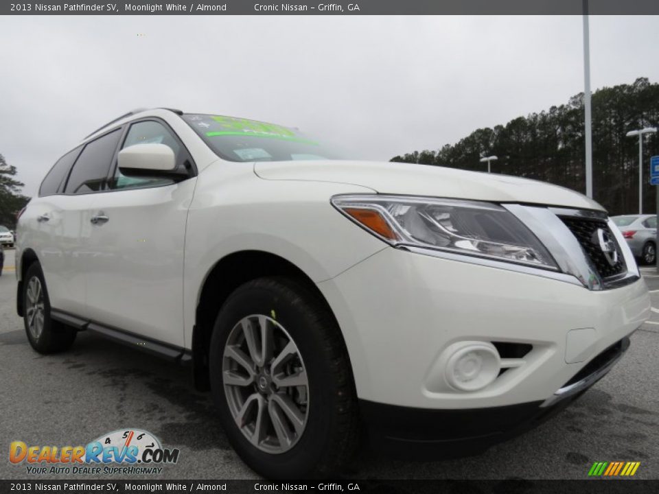 2013 Nissan Pathfinder SV Moonlight White / Almond Photo #7