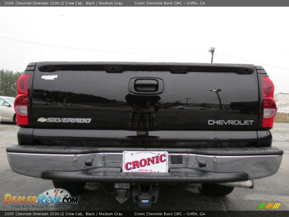 2005 Chevrolet Silverado 1500 LS Crew Cab Black / Medium Gray Photo #6