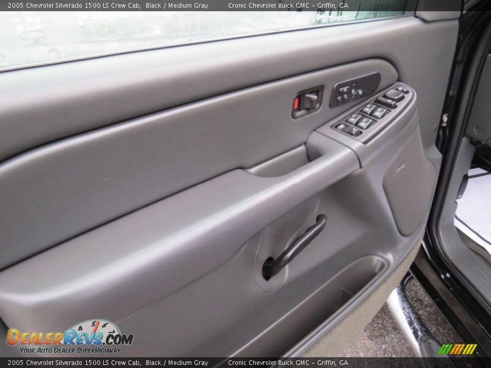 2005 Chevrolet Silverado 1500 LS Crew Cab Black / Medium Gray Photo #11