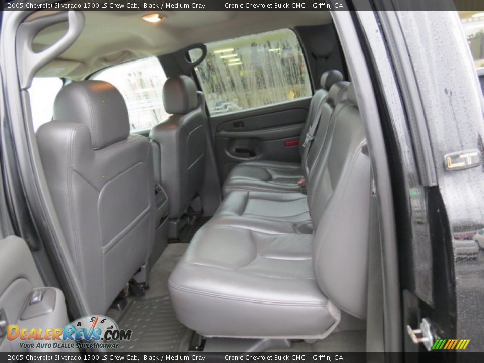 2005 Chevrolet Silverado 1500 LS Crew Cab Black / Medium Gray Photo #13