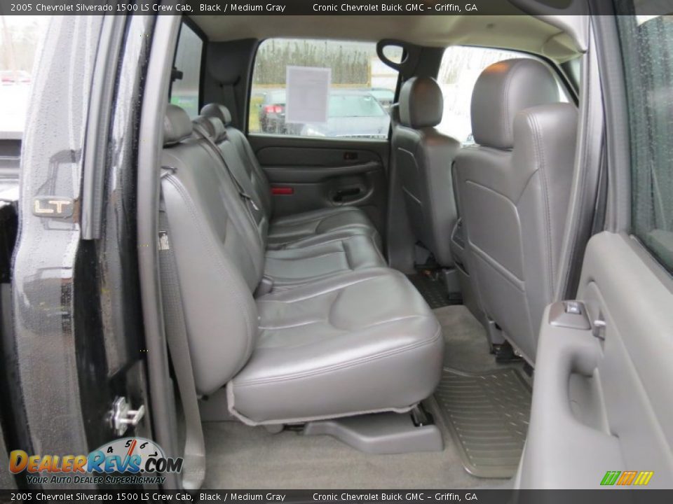 2005 Chevrolet Silverado 1500 LS Crew Cab Black / Medium Gray Photo #15