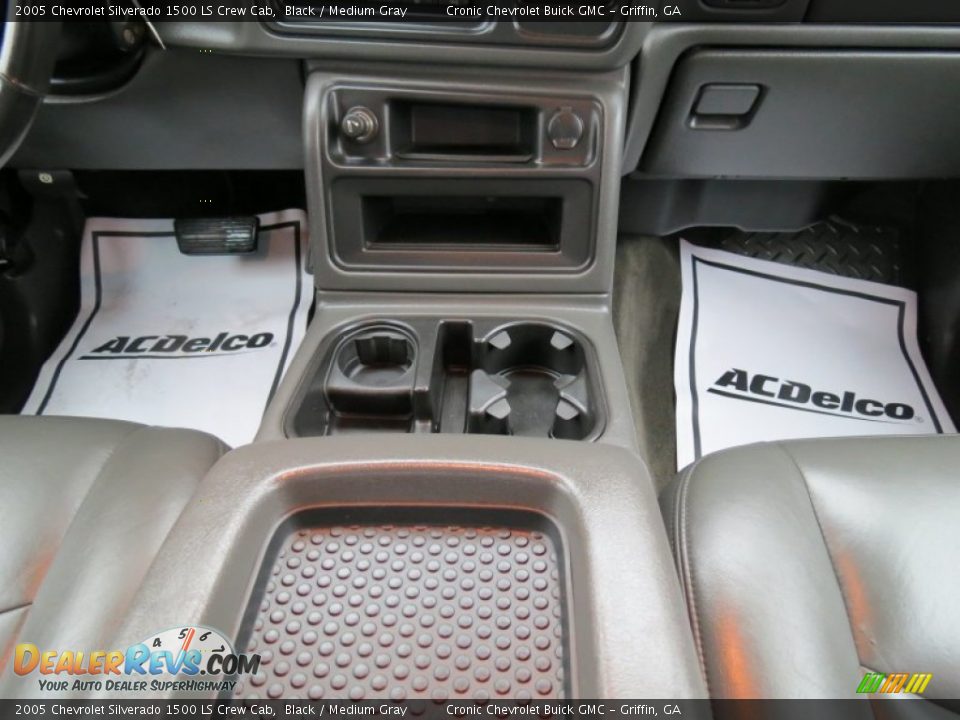 2005 Chevrolet Silverado 1500 LS Crew Cab Black / Medium Gray Photo #19