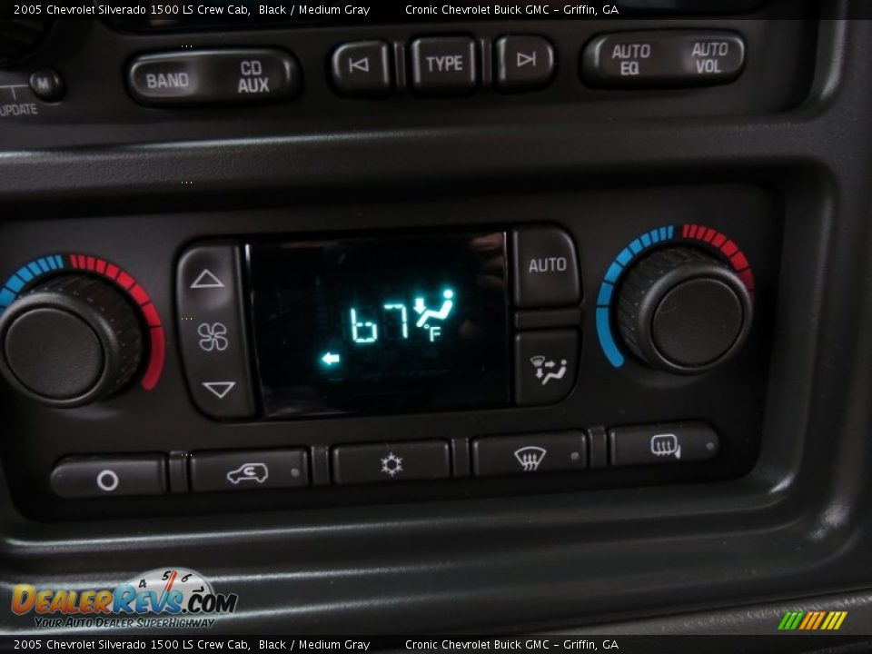2005 Chevrolet Silverado 1500 LS Crew Cab Black / Medium Gray Photo #24