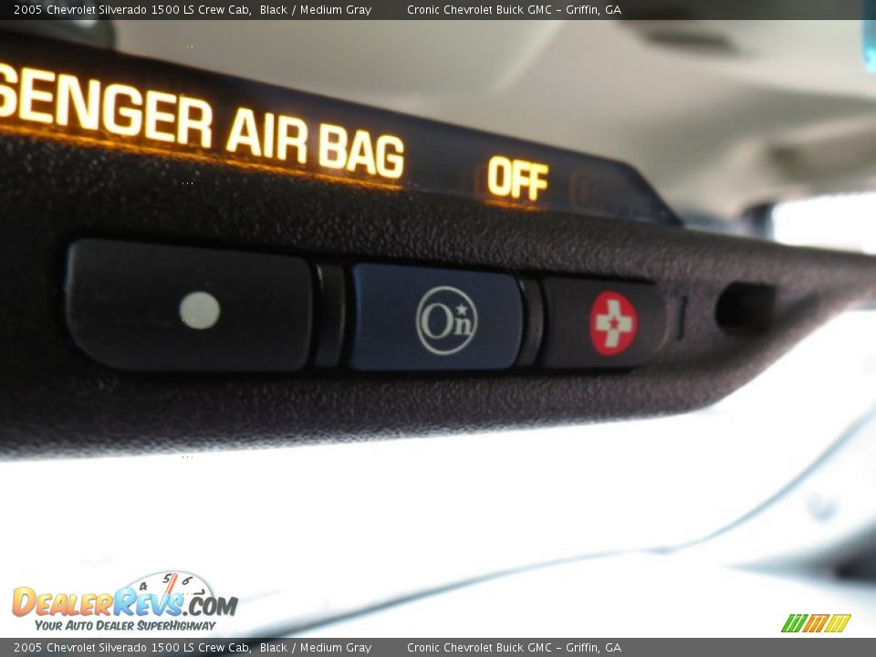2005 Chevrolet Silverado 1500 LS Crew Cab Black / Medium Gray Photo #25