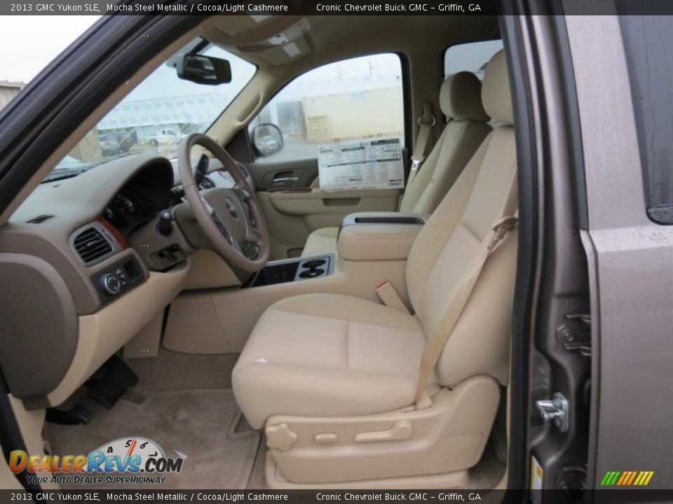 Front Seat of 2013 GMC Yukon SLE Photo #9